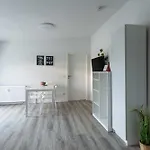 T&k - 1 To 4 - 20min To Tradefair Messe Airport Duesseldorf Apartmán Duisburg