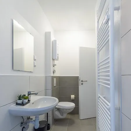 T&k - 1 To 4 - 20min To Tradefair Messe Airport Duesseldorf