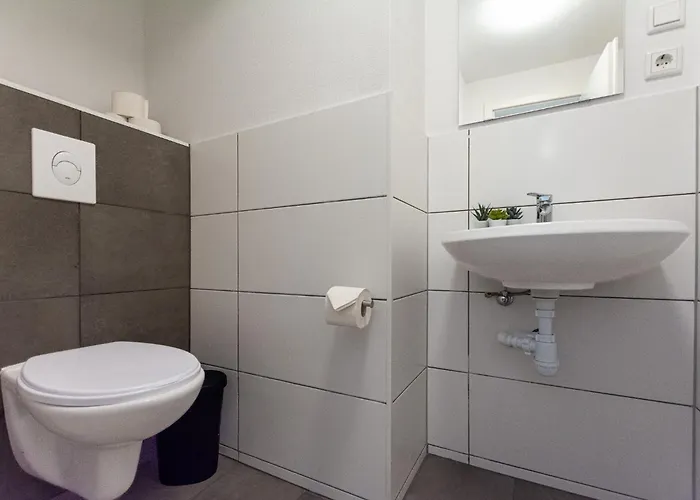 T&k - 1 To 4 - 20min To Tradefair Messe Airport Duesseldorf Appartement Duisburg